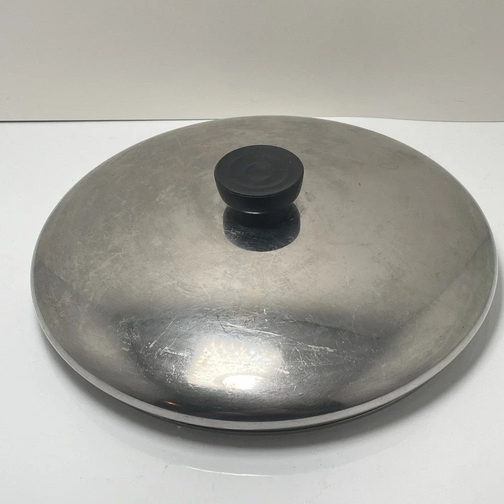 Revere Ware  9 in. 90H Skillet Fry Pan Clinton,IL USA W.‎ Lid